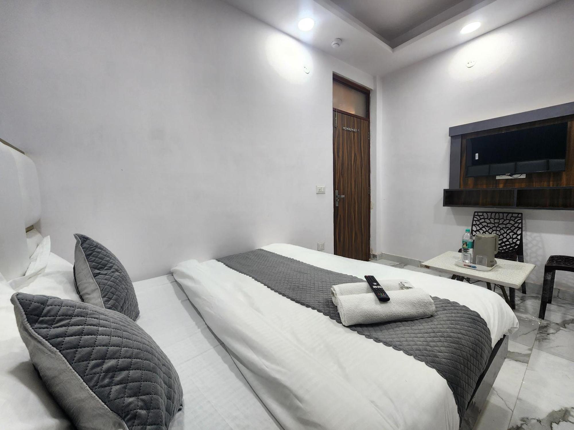 Hotel Yes Sir Dx 2*
