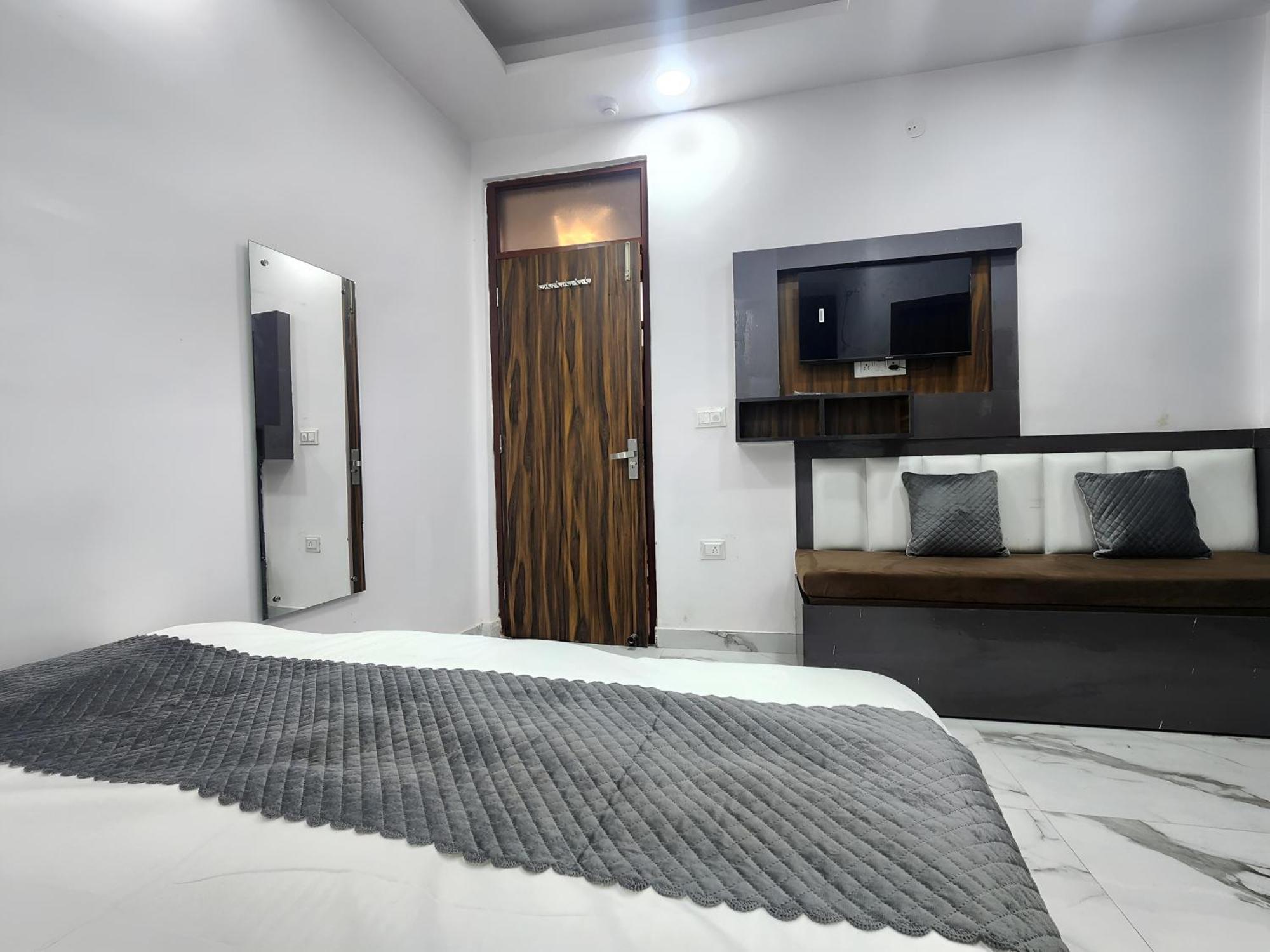 Hotel Yes Sir Dx 2*